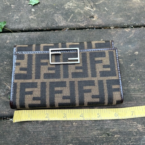 Authentic Fendi Trifold Wallet in Zucca Canvas and Leather Great Condition! - Picture 13 of 15